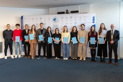 Mimoriadne štipendium najlepším študentom pri príležitosti Medzinárodného dňa študentstva