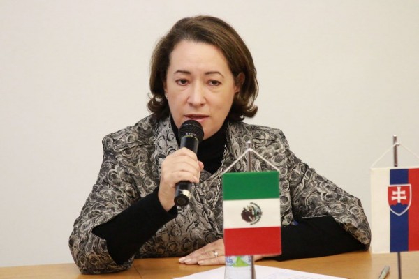 Veľvyslankyňa Mexika diskutovala so študentmi EU v Bratislave