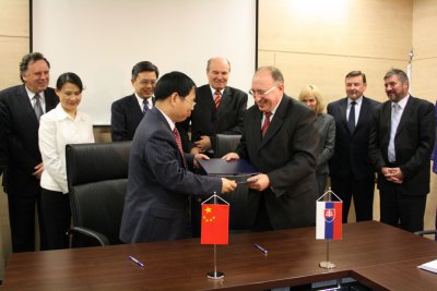 Univerzitné udalosti » Podpis zmluvy s College of Management and Economics, Tianjin University