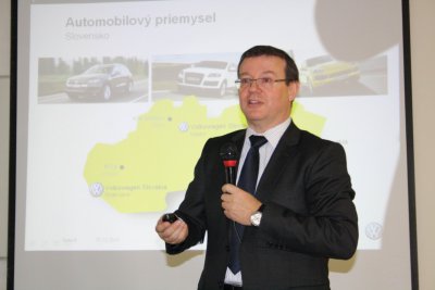 Univerzitné udalosti » Bohdan Wojnar prednášal na Ekonomickej univerzite v Bratislave