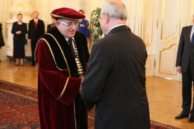 Menovanie rektora EU v Bratislave