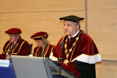 Slávnostná inaugurácia rektora a dekanov EU