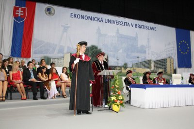 Promócie absolventov 2011