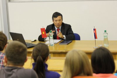 Univerzitné udalosti » Diplomacia v praxi - Vietnam