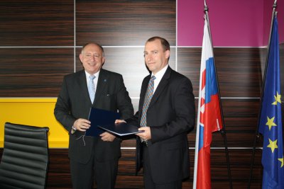 Podpis zmluvy s PWC