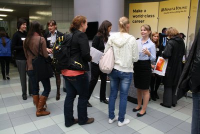 Veľtrh práce a kariérneho poradenstva 