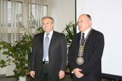 Hosťujúci profesor Petr Doucek