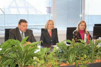 Poslanci Bundestagu SRN ponúkli stáže študentom