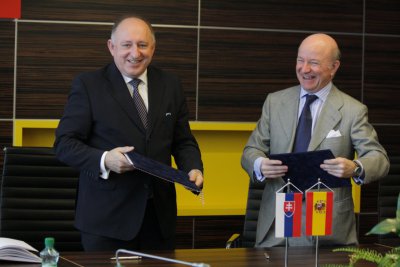 Zmluva s Cervantesovým inštitútom