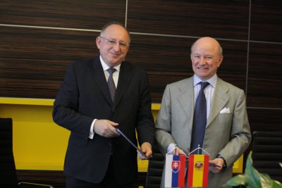Zmluva s Cervantesovým inštitútom