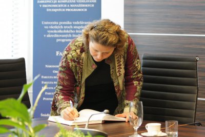 Cynthia Carr – expertka Fulbrightovej komisie
