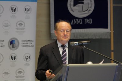 Pohľady na ekonomiku Slovenska 2013