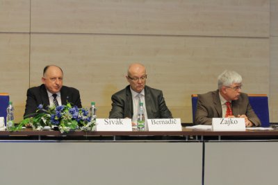 Pohľady na ekonomiku Slovenska 2013