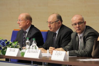 Pohľady na ekonomiku Slovenska 2013