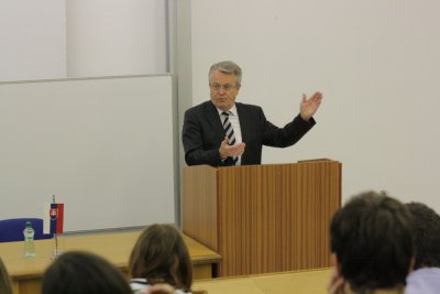 Posledná prednáška Diplomacie v praxi 2012/2013