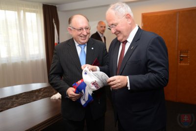 Minister školstva Dušan Čaplovič prijal úspešné volejbalistky