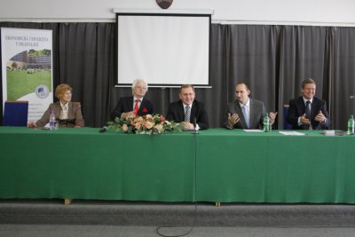 Prednáška švajčiarskeho odborníka na reštrukturalizáciu
