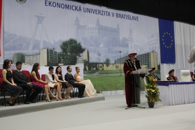 Promócie absolventov v akademickom roku 2012/2013