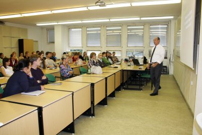 Prednáška amerického profesora Dr. Douga Rossa z Franklin University, Ohio, v USA