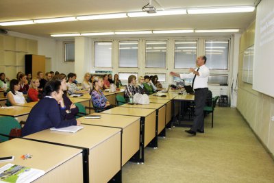 Prednáška amerického profesora Dr. Douga Rossa z Franklin University, Ohio, v USA