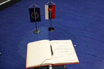 Univerzitné udalosti » Udelenie čestnej vedeckej hodnosti Jánovi Kubišovi