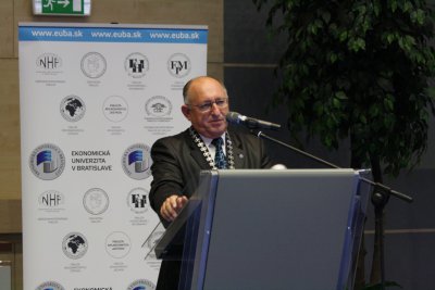 Imatrikulácia prvákov FPM EU