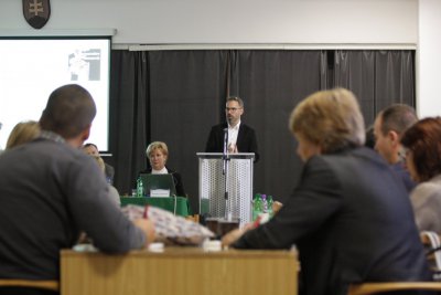 Veda a výskum v EÚ – príležitosti, výzvy, riziká