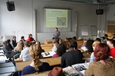 Študentská vedecká činnosť na FPM – prienik teórie a praxe
