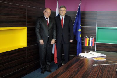 Nový veľvyslanec SRN na návšteve univerzity