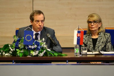 Prednáška francúzskeho veľvyslanca