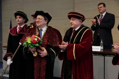 Čestný doktorát José Manuelovi Barrosovi