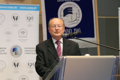 Pohľady na ekonomiku Slovenska 2014