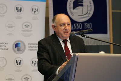 Pohľady na ekonomiku Slovenska 2014