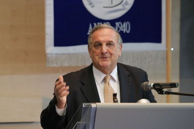 G. Zavvos prednášal študentom univerzity