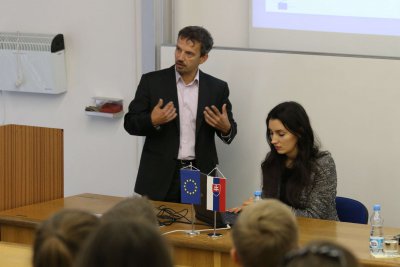 Prednáška riaditeľa informačnej kancelárie EP