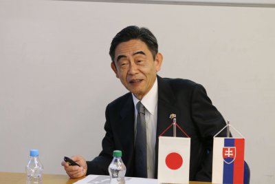 Japonský veľvyslanec prednášal na EU v Bratislave