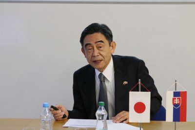 Japonský veľvyslanec prednášal na EU v Bratislave