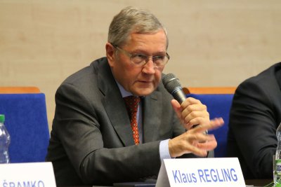Generálny riaditeľ Európskeho mechanizmu pre stabilitu Klaus Regling na EU v Bratislave