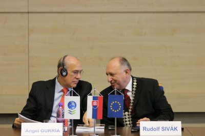 Ekonomický prehľad SR 2014