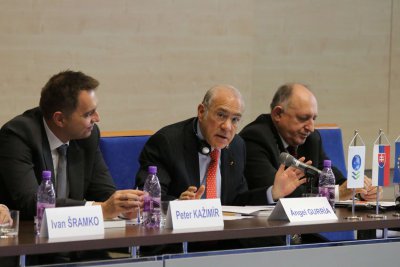 Ekonomický prehľad SR 2014
