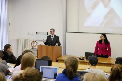 Kubánska veľvyslankyňa na prednášala na EU v Bratislave