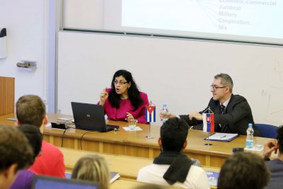 Kubánska veľvyslankyňa na prednášala na EU v Bratislave