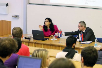 Kubánska veľvyslankyňa na prednášala na EU v Bratislave