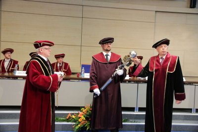 Inaugurácia rektora a dekanov EU v Bratislave