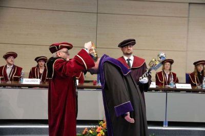 Inaugurácia rektora a dekanov EU v Bratislave