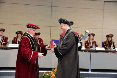 Inaugurácia rektora a dekanov EU v Bratislave