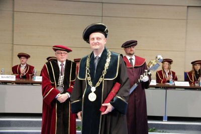 Inaugurácia rektora a dekanov EU v Bratislave
