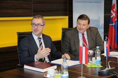 Nový rakúsky veľvyslanec v SR prednášal na EU v Bratislave