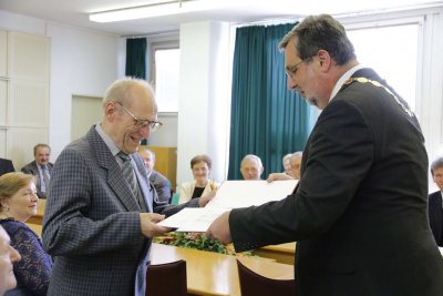 Medaila prof. Brišku pre prof. Sojku a doc. Sedláčka