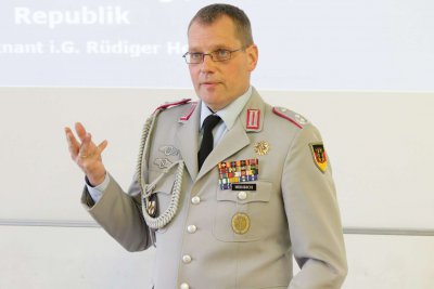 Prednáška podplukovníka Rüdigera Heinricha